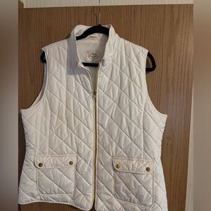 St. John's Bay Cream Quilted Sleeveless Vest with Gold Hardware
